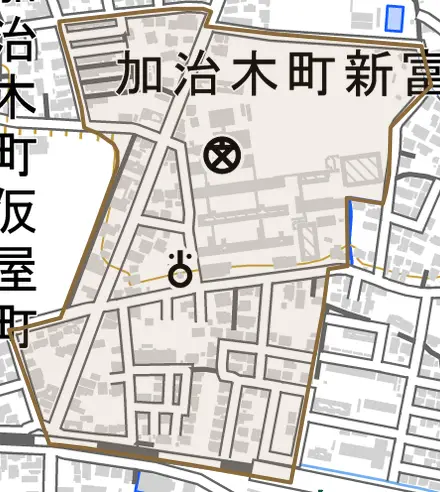 加治木町新富町とその周辺の地図。町の範囲を重ねている