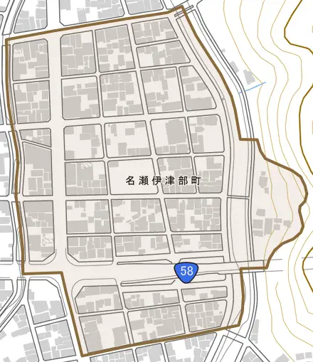 名瀬伊津部町とその周辺の地図。町の範囲を重ねている