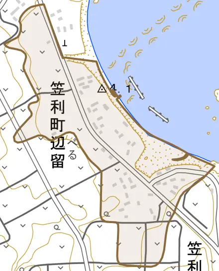 笠利町大字辺留とその周辺の地図。町の範囲を重ねている