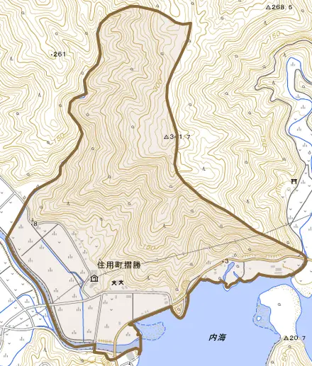 住用町大字摺勝とその周辺の地図。町の範囲を重ねている