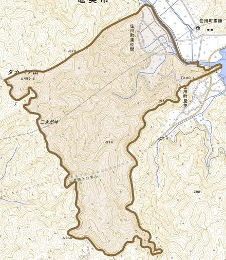 住用町大字東仲間とその周辺の地図。町の範囲を重ねている