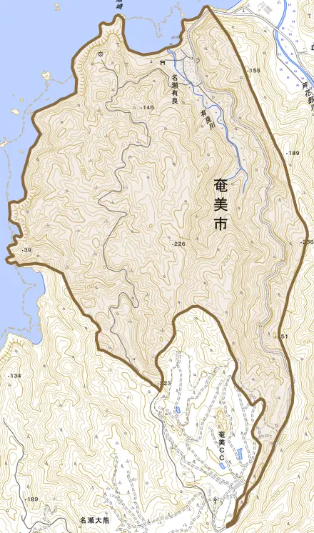 名瀬大字有良とその周辺の地図。町の範囲を重ねている
