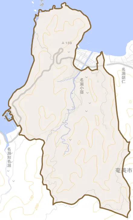 名瀬大字小宿とその周辺の地図。町の範囲を重ねている