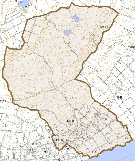 大字瀬利覚とその周辺の地図。町の範囲を重ねている