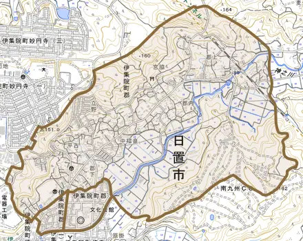 伊集院町郡とその周辺の地図。町の範囲を重ねている