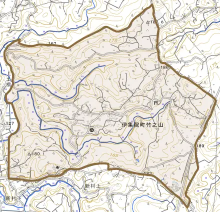 伊集院町竹之山とその周辺の地図。町の範囲を重ねている