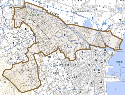十町とその周辺の地図。町の範囲を重ねている
