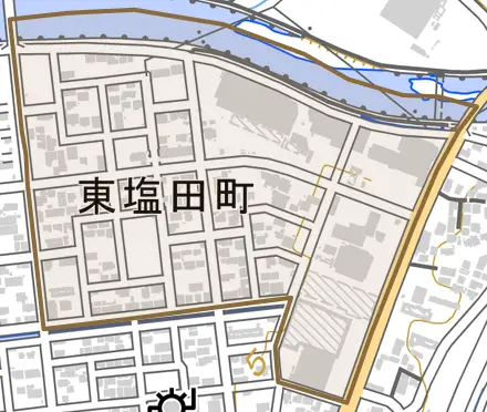 東塩田町とその周辺の地図。町の範囲を重ねている