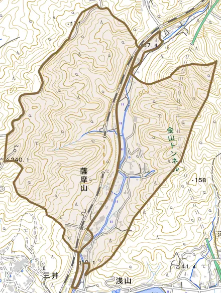 薩摩山とその周辺の地図。町の範囲を重ねている