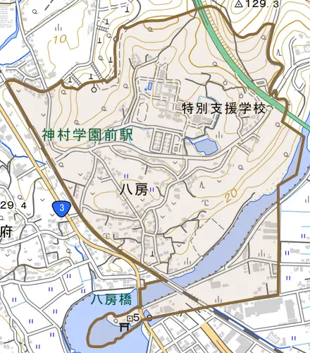 八房とその周辺の地図。町の範囲を重ねている