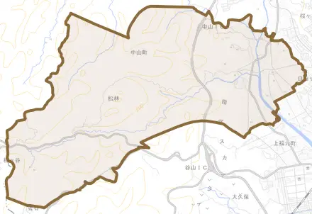 中山町とその周辺の地図。町の範囲を重ねている