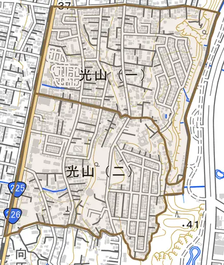 光山とその周辺の地図。町の範囲を重ねている