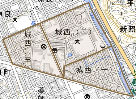 城西とその周辺の地図。町の範囲を重ねている