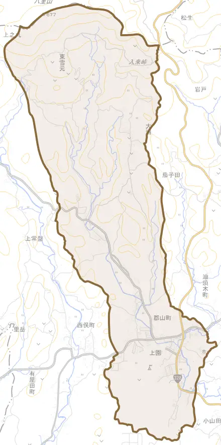 郡山町とその周辺の地図。町の範囲を重ねている