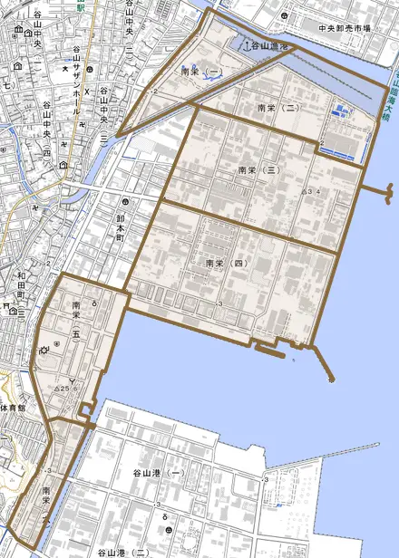 南栄とその周辺の地図。町の範囲を重ねている