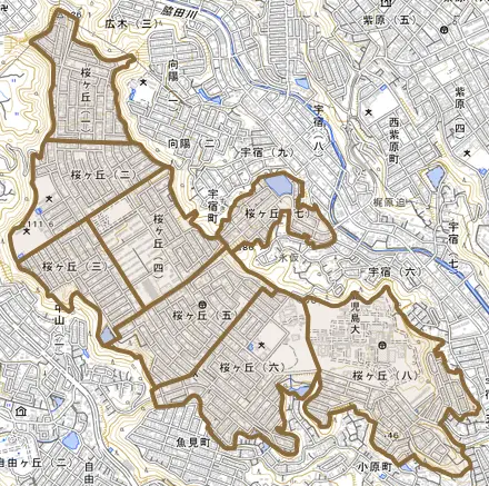 桜ヶ丘とその周辺の地図。町の範囲を重ねている