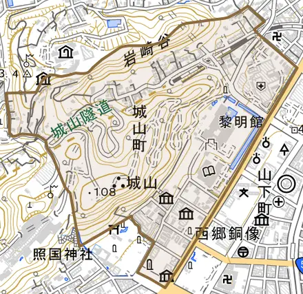 城山町とその周辺の地図。町の範囲を重ねている