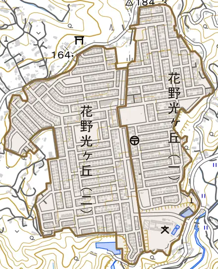 花野光ヶ丘とその周辺の地図。町の範囲を重ねている