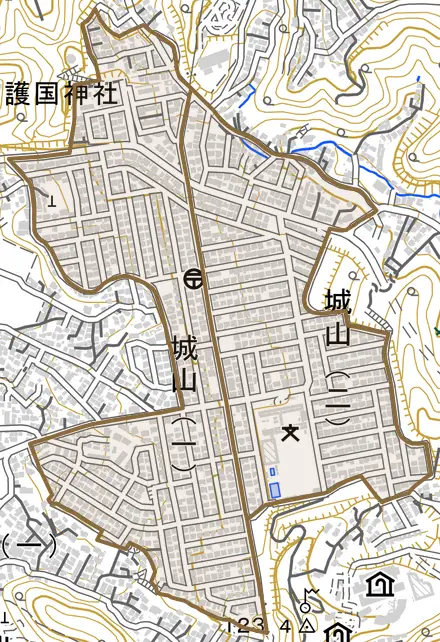城山とその周辺の地図。町の範囲を重ねている