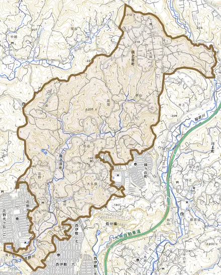 岡之原町とその周辺の地図。町の範囲を重ねている