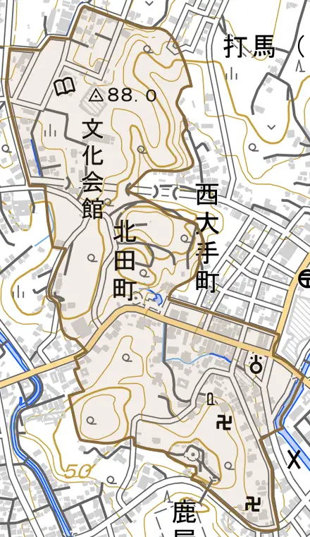 北田町とその周辺の地図。町の範囲を重ねている
