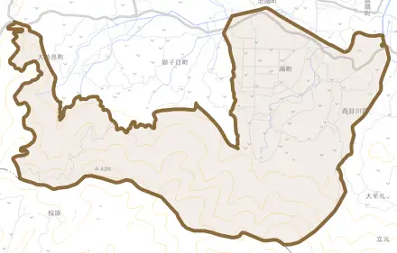 南町とその周辺の地図。町の範囲を重ねている