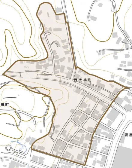 西大手町とその周辺の地図。町の範囲を重ねている