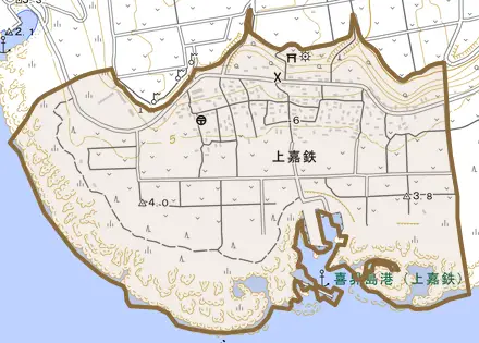 大字上嘉鉄とその周辺の地図。町の範囲を重ねている