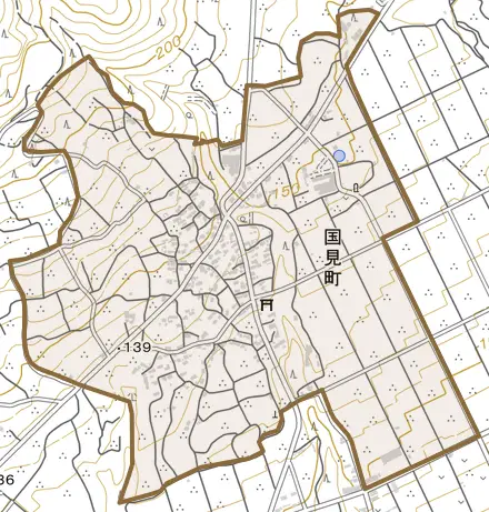 国見町とその周辺の地図。町の範囲を重ねている