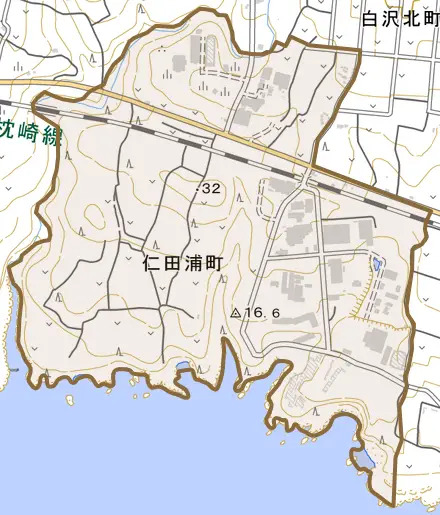 仁田浦町とその周辺の地図。町の範囲を重ねている