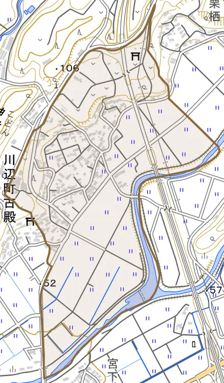 川辺町古殿とその周辺の地図。町の範囲を重ねている