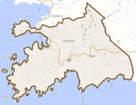 坊津町坊とその周辺の地図。町の範囲を重ねている