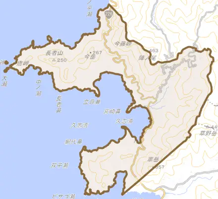 坊津町久志とその周辺の地図。町の範囲を重ねている