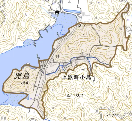 上甑町小島とその周辺の地図。町の範囲を重ねている