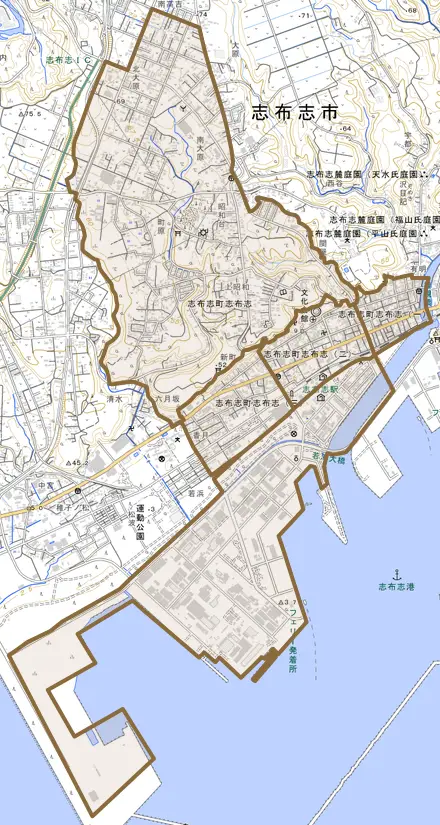 志布志町志布志とその周辺の地図。町の範囲を重ねている