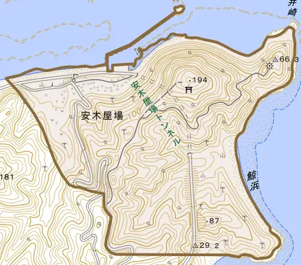 安木屋場とその周辺の地図。町の範囲を重ねている