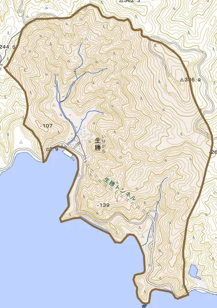 大字生勝とその周辺の地図。町の範囲を重ねている