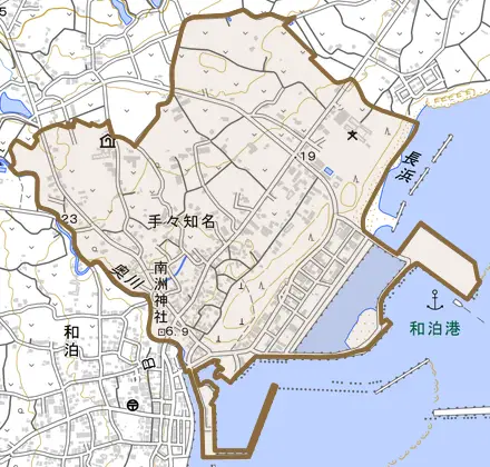大字手々知名とその周辺の地図。町の範囲を重ねている