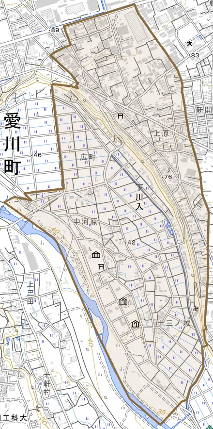 下川入とその周辺の地図。町の範囲を重ねている