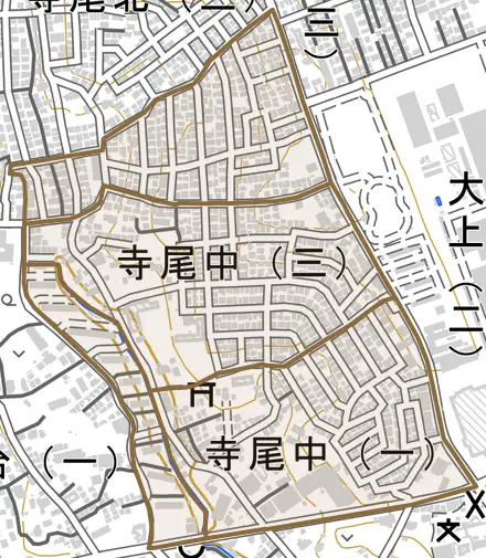 寺尾中とその周辺の地図。町の範囲を重ねている