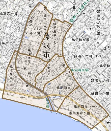 鵠沼海岸とその周辺の地図。町の範囲を重ねている