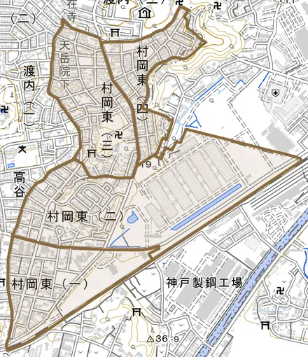 村岡東とその周辺の地図。町の範囲を重ねている