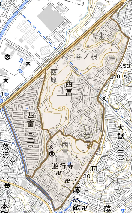 西富とその周辺の地図。町の範囲を重ねている
