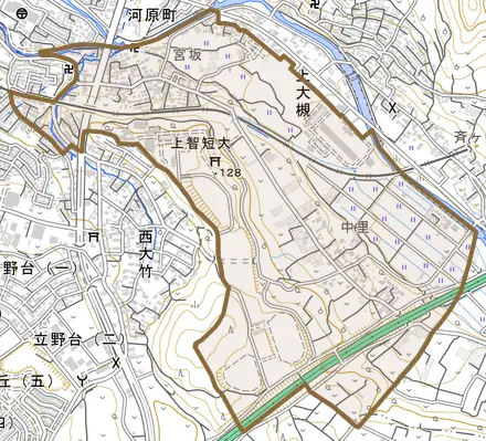 上大槻とその周辺の地図。町の範囲を重ねている