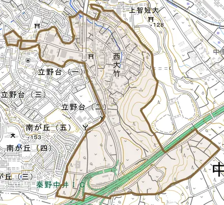 西大竹とその周辺の地図。町の範囲を重ねている