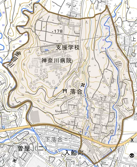 落合とその周辺の地図。町の範囲を重ねている