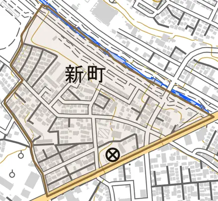 新町とその周辺の地図。町の範囲を重ねている