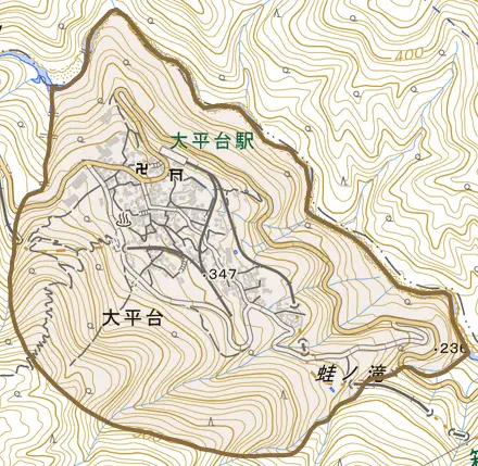 大平台とその周辺の地図。町の範囲を重ねている