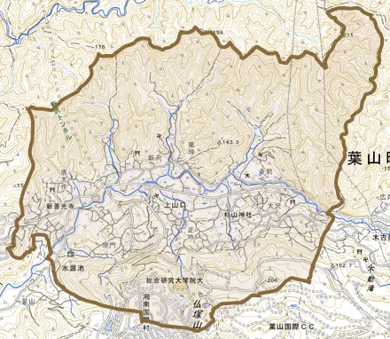 上山口とその周辺の地図。町の範囲を重ねている