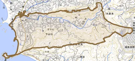 下山口とその周辺の地図。町の範囲を重ねている